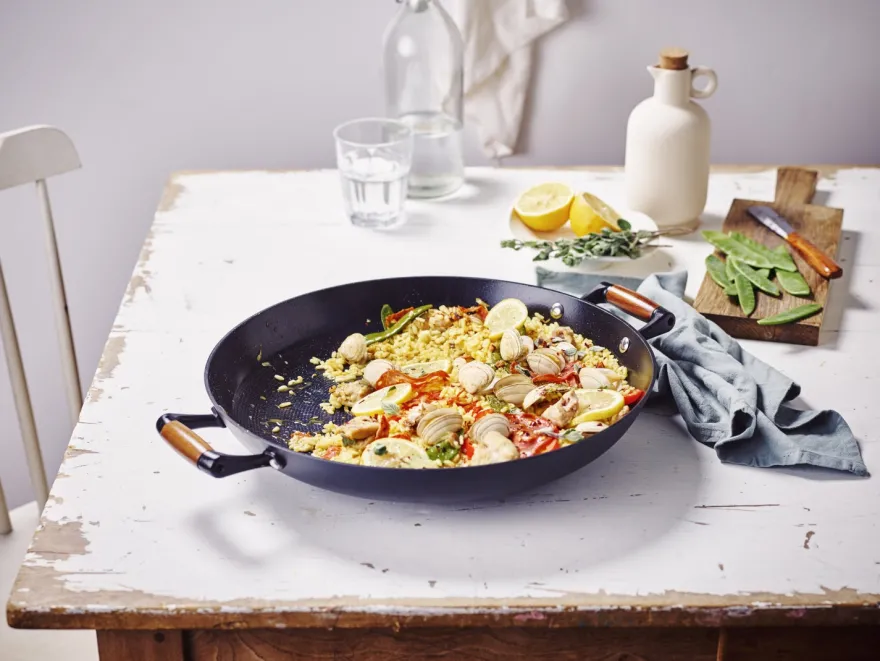 Beka Paella pan met 2 zijgrepen Mandala Gietijzer ø 36 cm - keramische anti-aanbaklaag - geschikt voor alle warmtebronnen