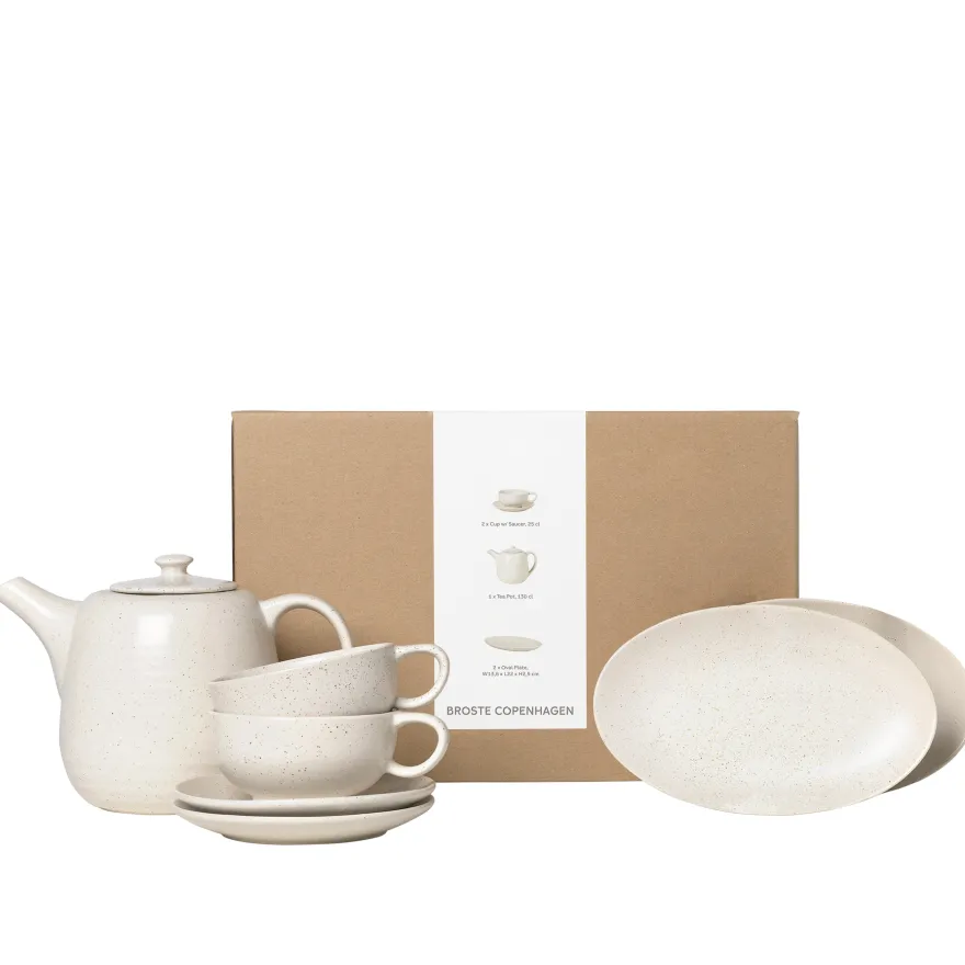 Broste Copenhagen Theeset Nordic Vanilla 7-delig / 2 personen - 1 theepot, 2 bordjes en 2 kop en schotels