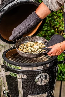Forged Koekenpan Carbonstaal met 2 handvatten ø 24 cm - geschikt voor alle warmtebronnen - zonder anti-aanbaklaag