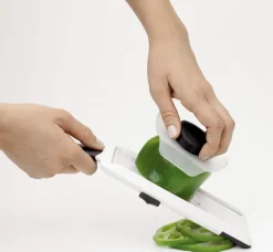 OXO Good Grips Handmandoline - Groentesnijder - Keukensnijder - Good Grips